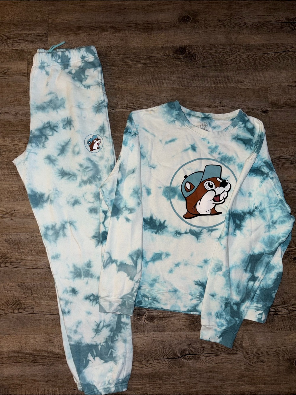 Bucc-ee's Tie-Dye Sweatshirt & Pants L